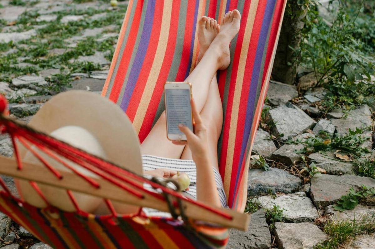 Ilustrasi fenomena digital detox weekend, akhir pekan tanpa gadget. (pexels.com/Julia Volk)