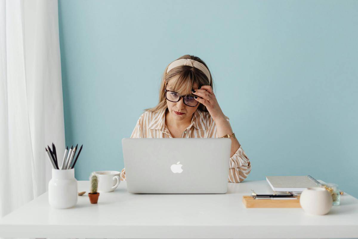 ilustrasi generasi X burnout (pexels.com/Photo By: Kaboompics.com)