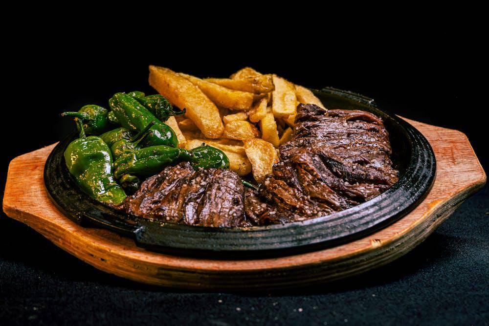 ilustrasi sajian steak