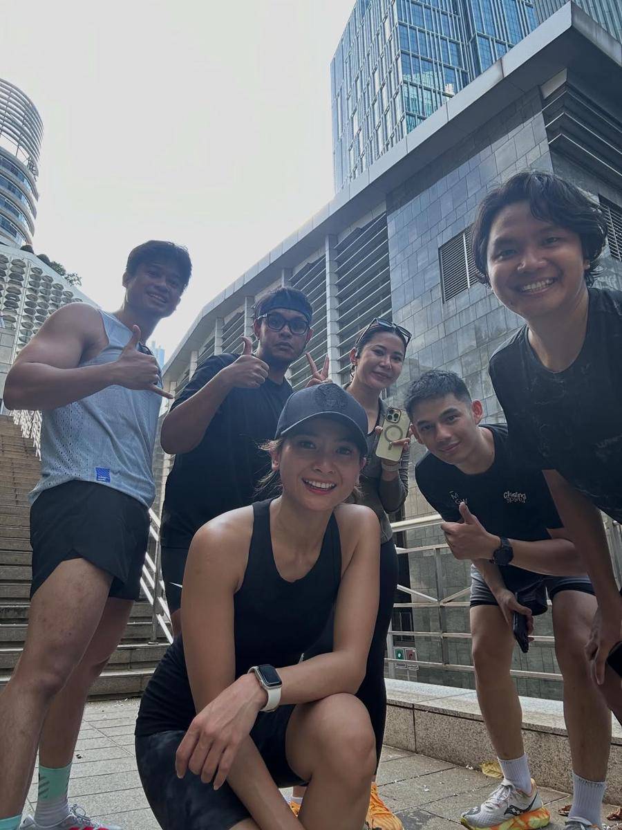 potret Acha Septriasa jogging di CFD Jakarta
