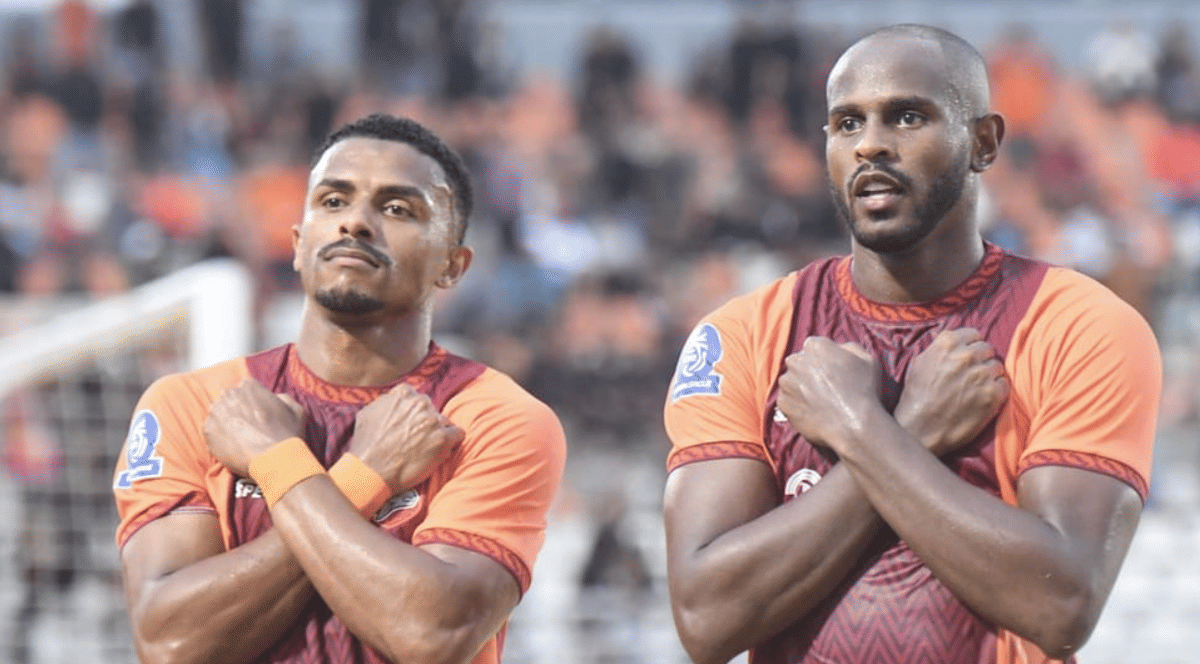 Derby Oranye di Stadion Segiri! Borneo FC siap hadapi Persija Jakarta malam ini. Siapa yang bakal jadi raja di lapangan?