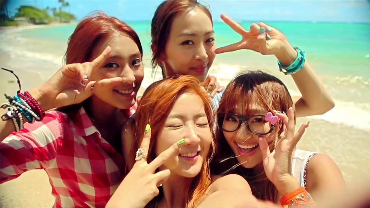cuplikan MV "Loving U" (youtube.com/STARSHIP)