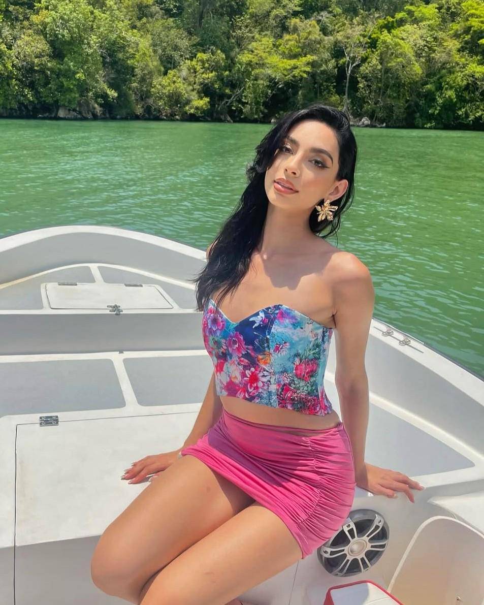 potret Giulia Zanoni, Miss Universe El Salvador 2025 (instagram.com/giulia._.zanoni)