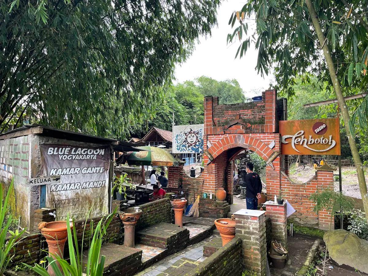 Pesona Blue Lagoon Jogja, Kolam Alami di Tengah Desa yang Asri