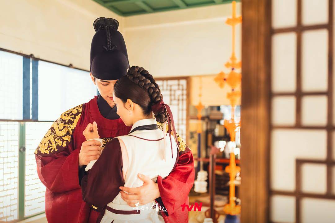 Still cut drama Korea Bon Appétit, Your Majesty