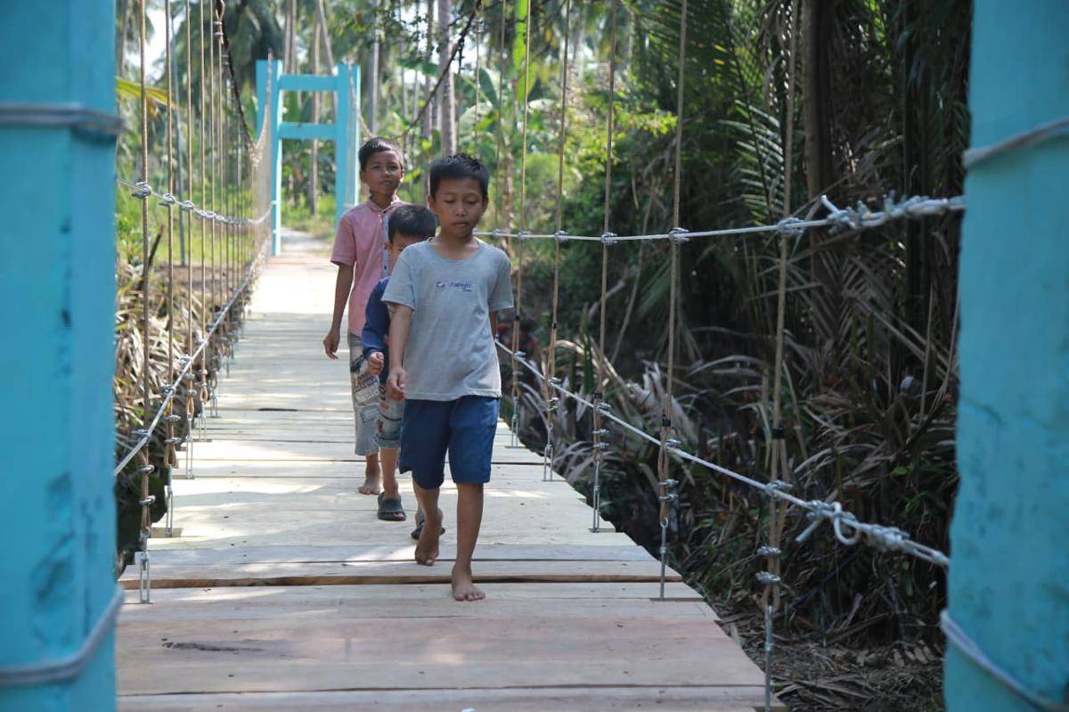 Jembatan gantung Tanggamus