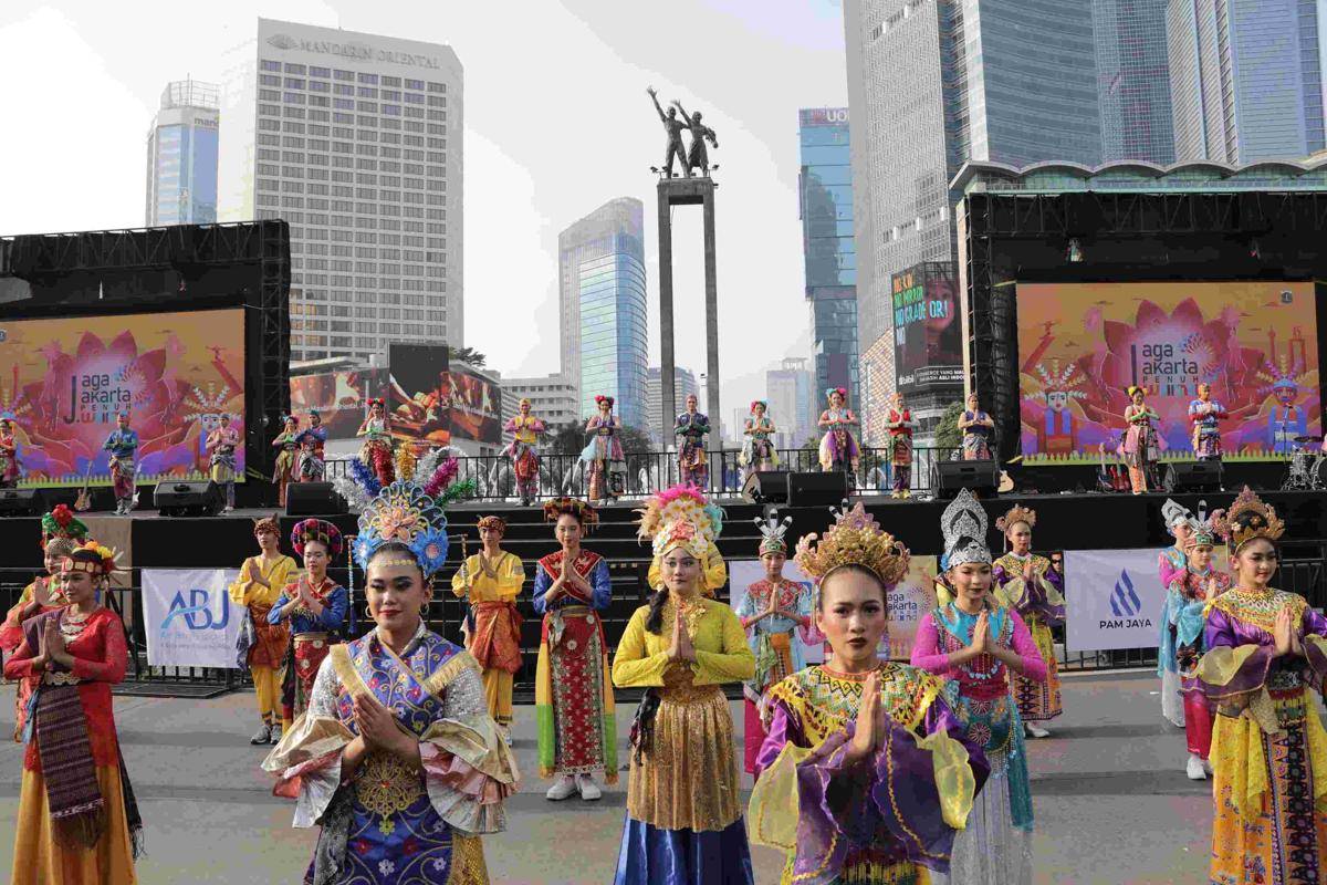 Acara Jaga Jakarta Penuh Warna di Bundaran Hotel Indonesia, Jakarta Pusat, pada Minggu (28/9/2025). (Dok. Pemprov DKI Jakarta).