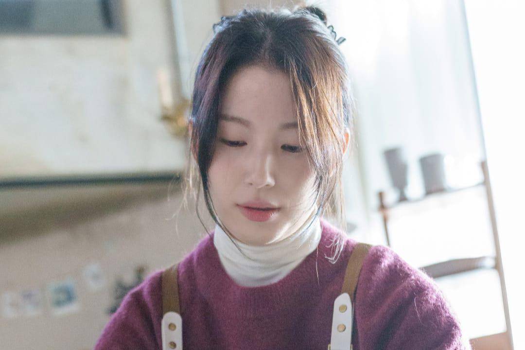still cut drama Queen Mantis. (instagram.com/sbsdrama.official)