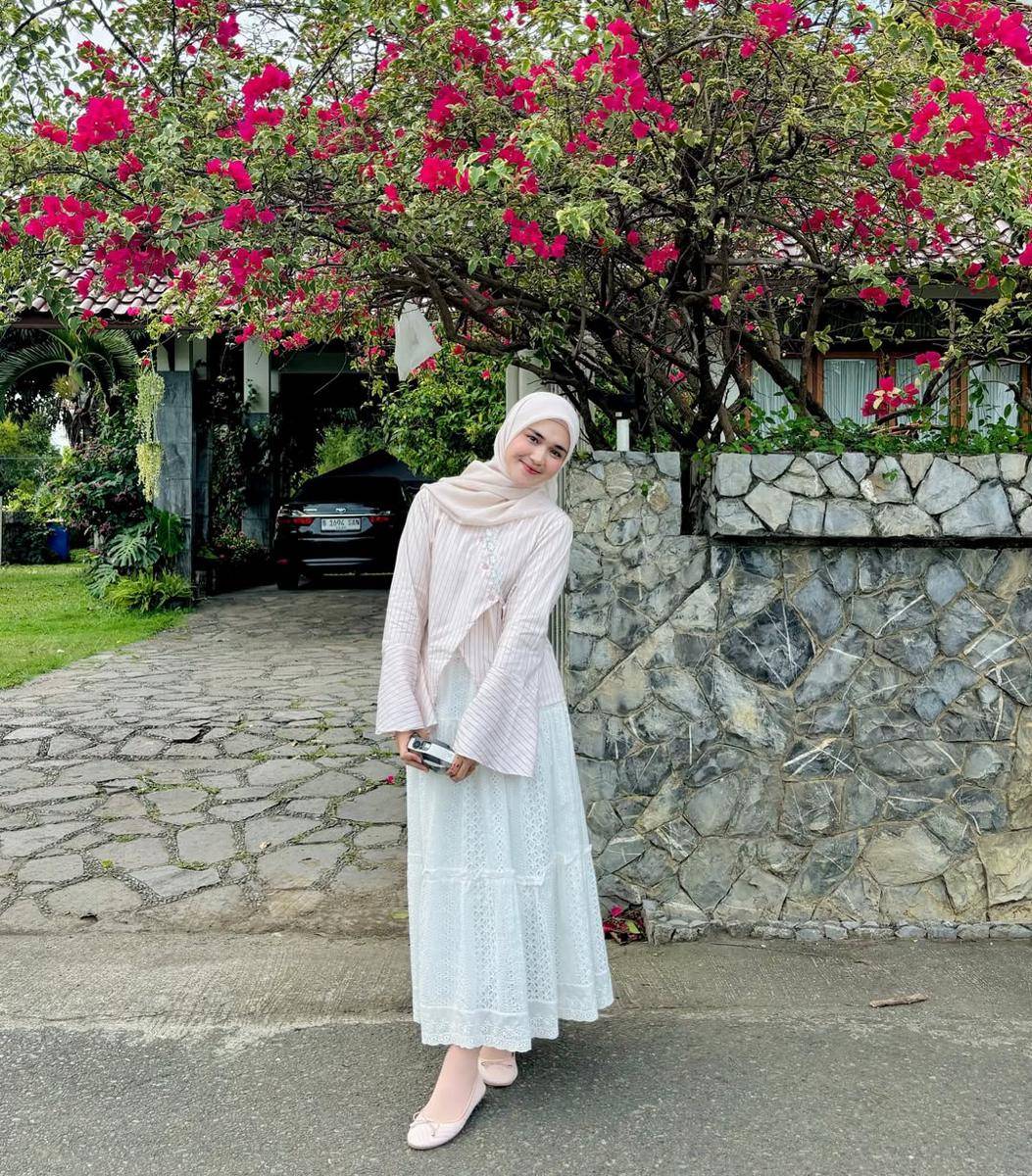 Gaya ala Leony Regina
