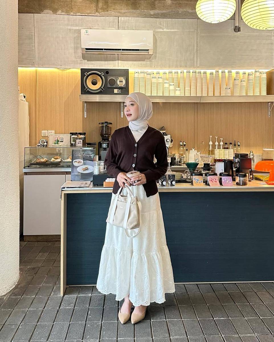 potret OOTD cafe hopping ala Nabilayua