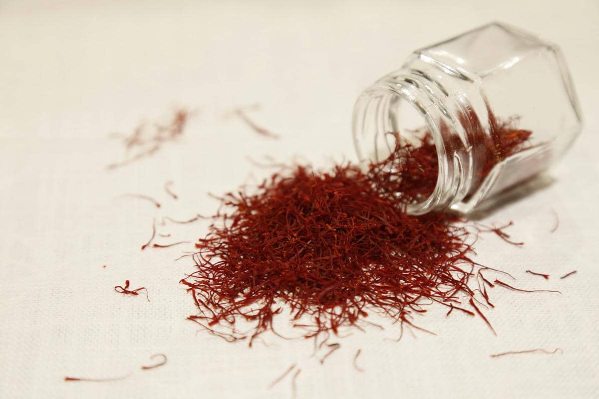 ilustrasi saffron (unsplash.com/Syed F Hashemi)
