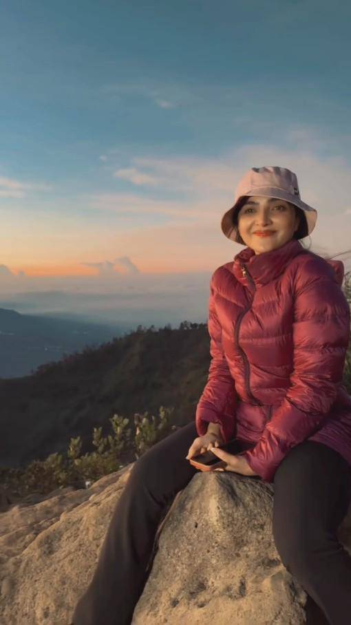 Ashanty dan Keluarga Mendaki Bukit Sikunir (instagram.com/ashanty_ash)