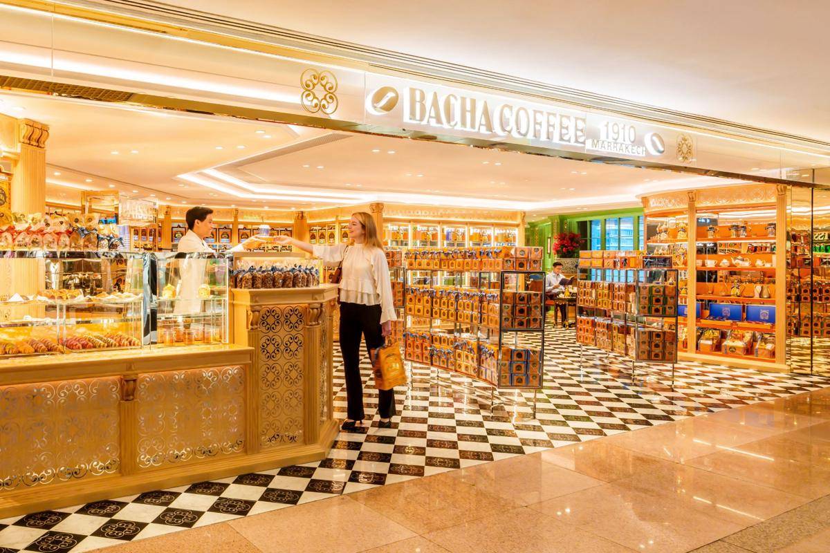 potret pelayanan Bacha Coffee dikenal ramah (bachacoffee.com)
