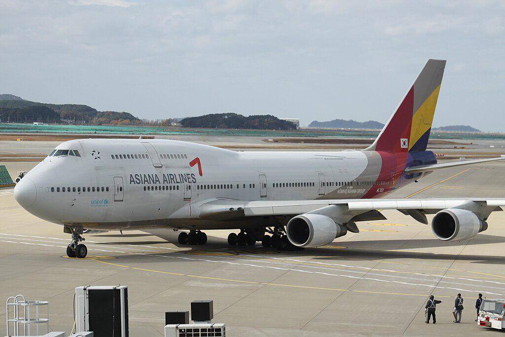Asiana Airlines (commons.wikimedia.org/Aeroprints)