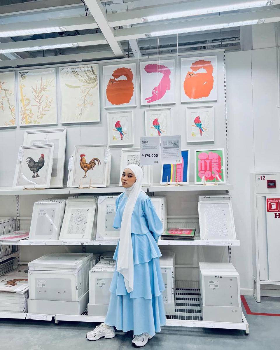 padu padan outfit sky blue (instagram.com/nabilataqiyyah)