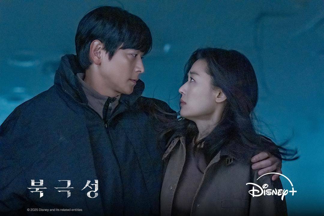 Paik San Ho (Kang Dong Won) dan Seo Mun Ju (Jun Ji Hyun) di drama Korea Tempest (instagram.com/disneypluskr)