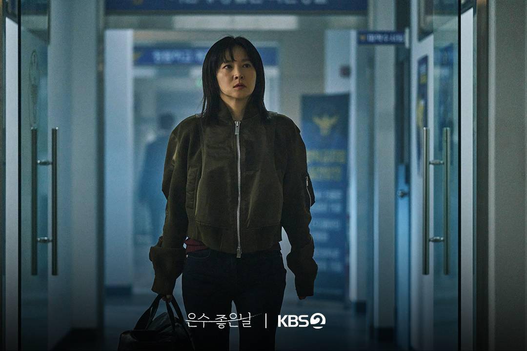 Cuplikan drama Korea Walking on Thin Ice (dok. KBS2/Walking on Thin Ice)