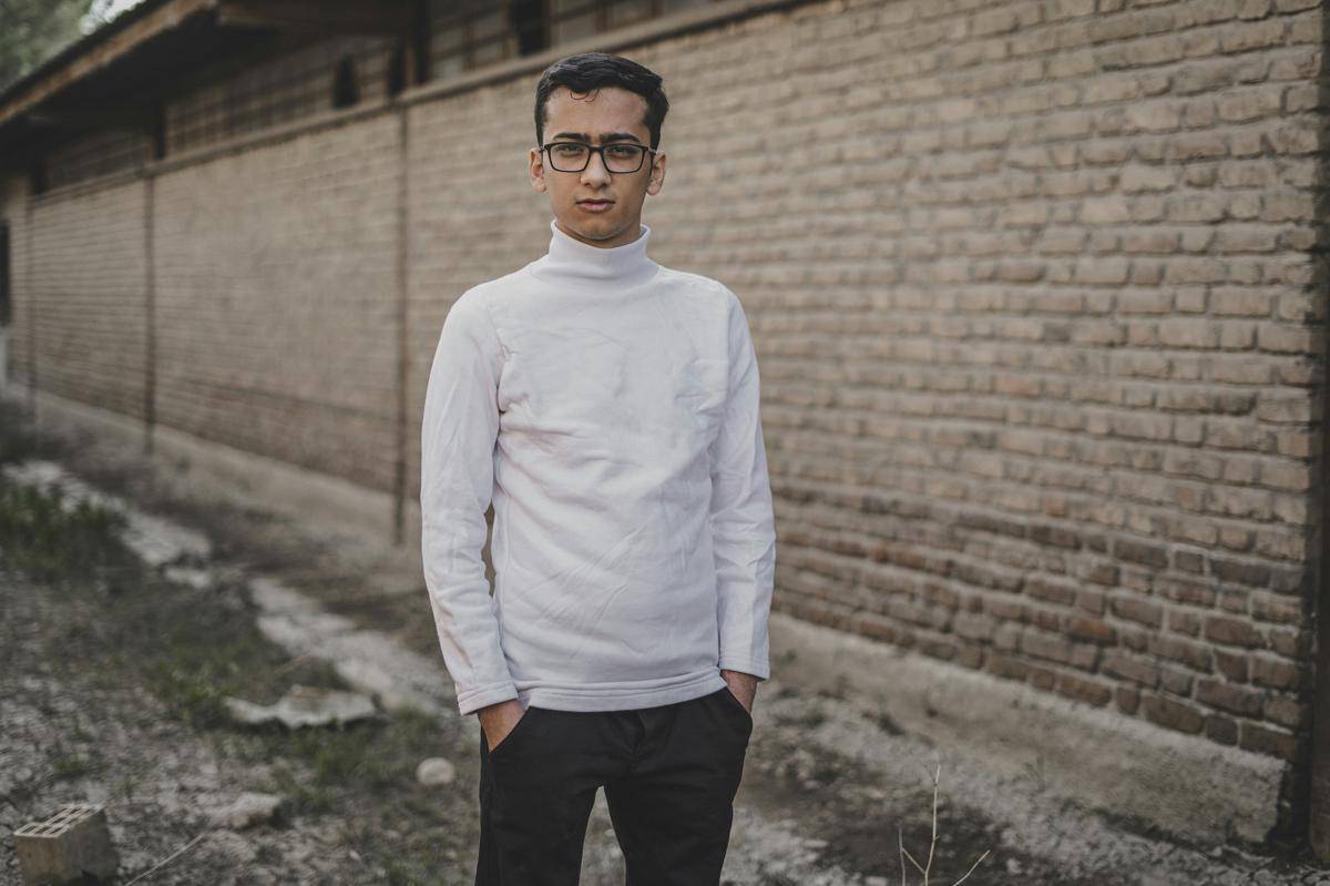 ilustrasi pria memakai turtleneck (unsplash.com/Hossein Moradi)  