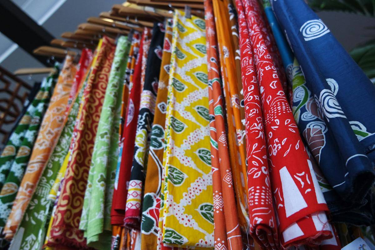 ilustrasi beragam motif kain batik (unsplash.com/Iniizah)