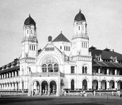 Kantor pusat Nederlands-Indische Spoorweg Maatschappij (NIS), Semarang (commons.wikimedia.org/Tropenmuseum)