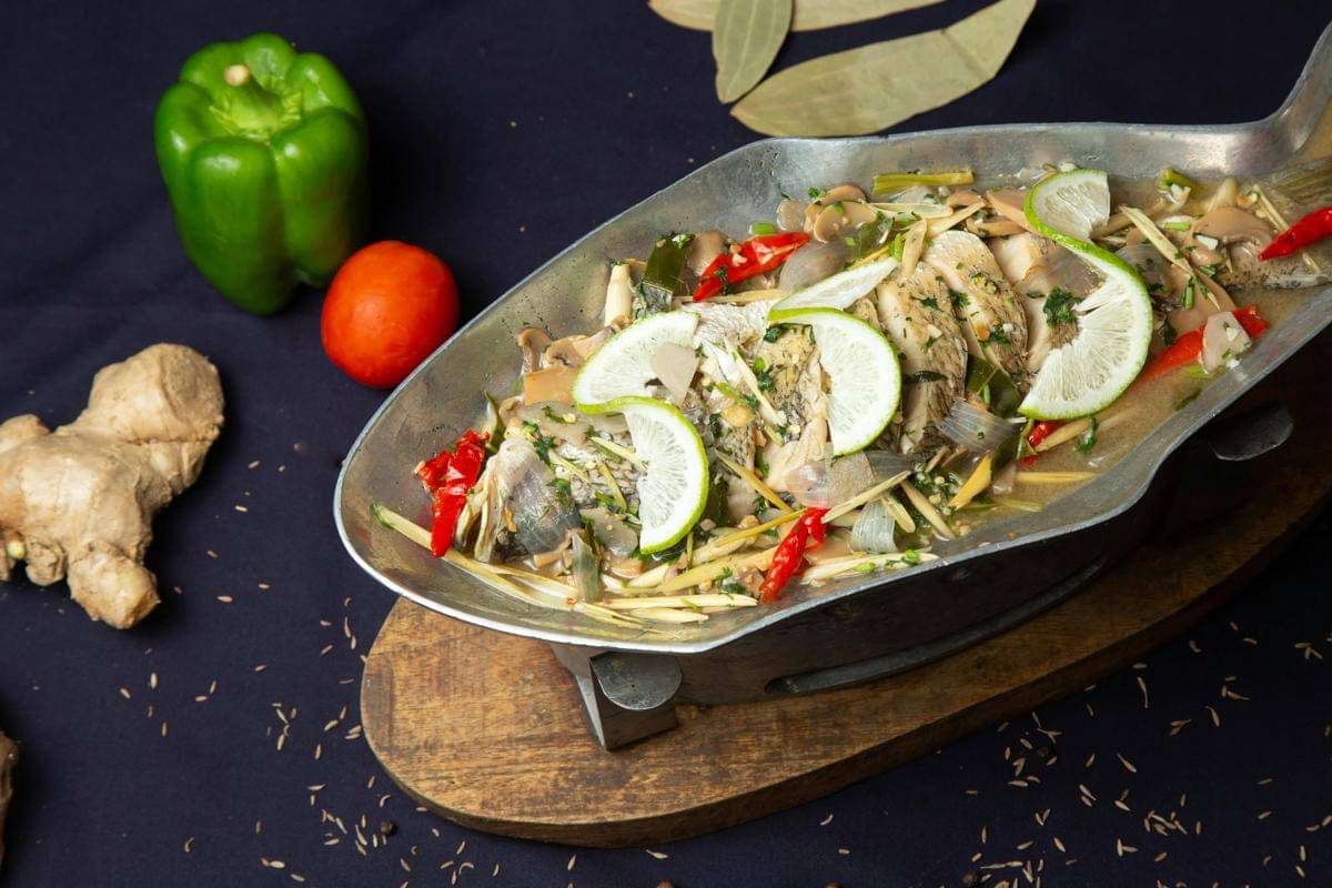 ilustrasi masak ikan dengan rempah-rempah (pexels.com/Shourav Sheikh)