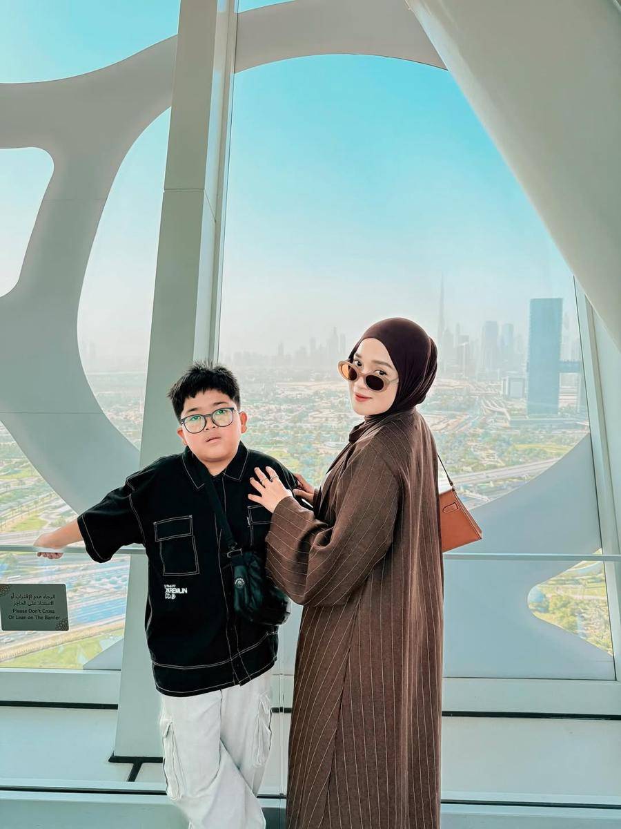 potret Ririe Fairus dan buah hati