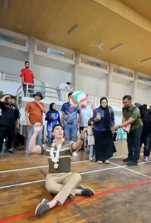 Verrell olahraga bareng atlet disabilitas 