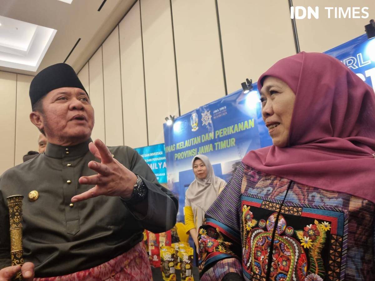 Gubernur Sumsel Herman Deru dan Gubernur Jatim Khofifah Indar Parawansa (IDN Times/Rangga Erfizal)