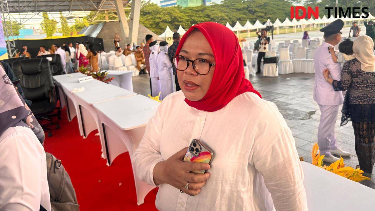 Kepala Badan Kepegawaian dan Pengembangan Sumber Daya Manusia Daerah (BKPSDMD) Kota Makassar, Kamelia Thamrin Tantu, usai pelantikan 263 pejabat pengawas, di Tribun Karebosi, Senin (29/9/2025). (IDN Times/Asrhawi Muin)