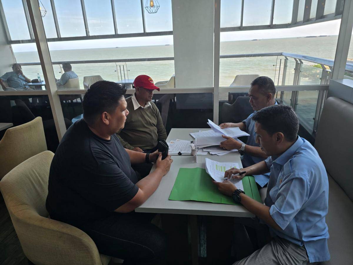Proses verifikasi oleh Bidang Organisasi KONI Kaltim di Balikpapan.