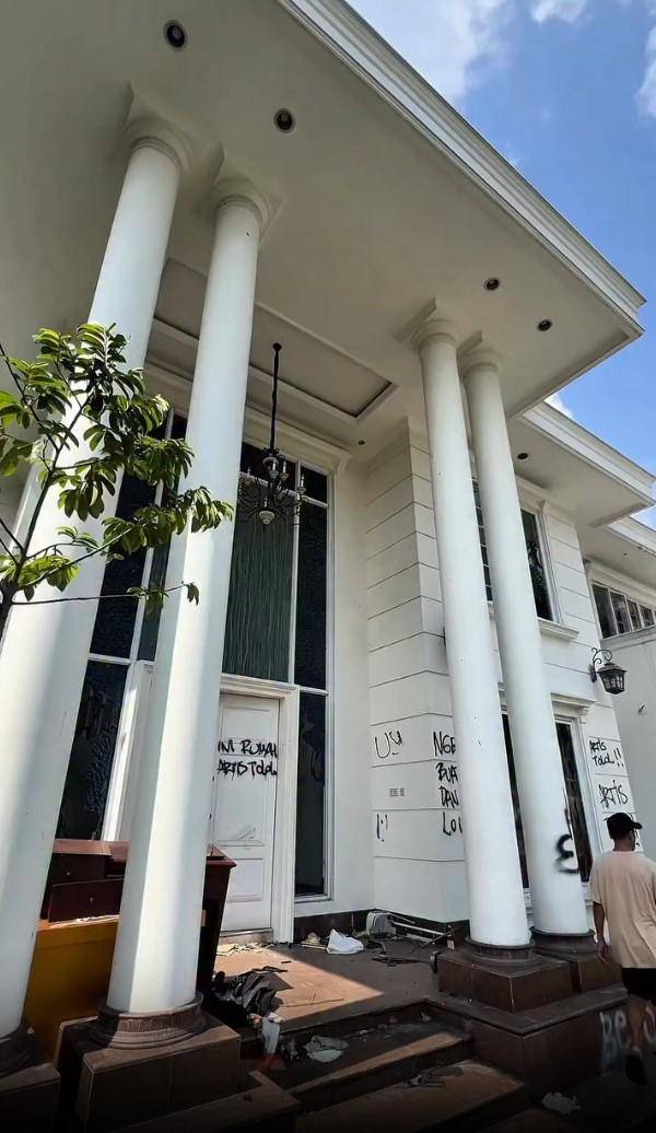 kondisi rumah Uya Kuya usai dijarah