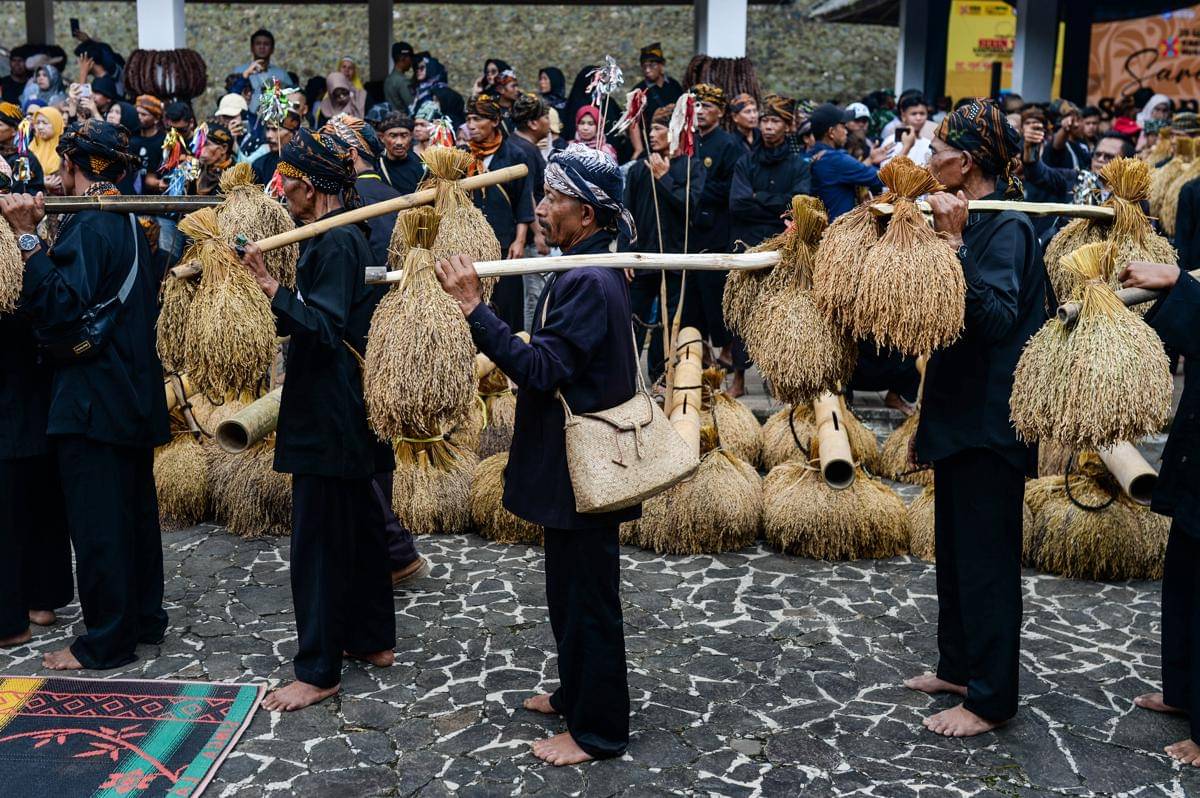 Tradisi Seren Taun masyarakat Kasepuhan Cisungsang, Lebak, Banten ( ANTARA FOTO/Muhammad Bagus Khoirunas)