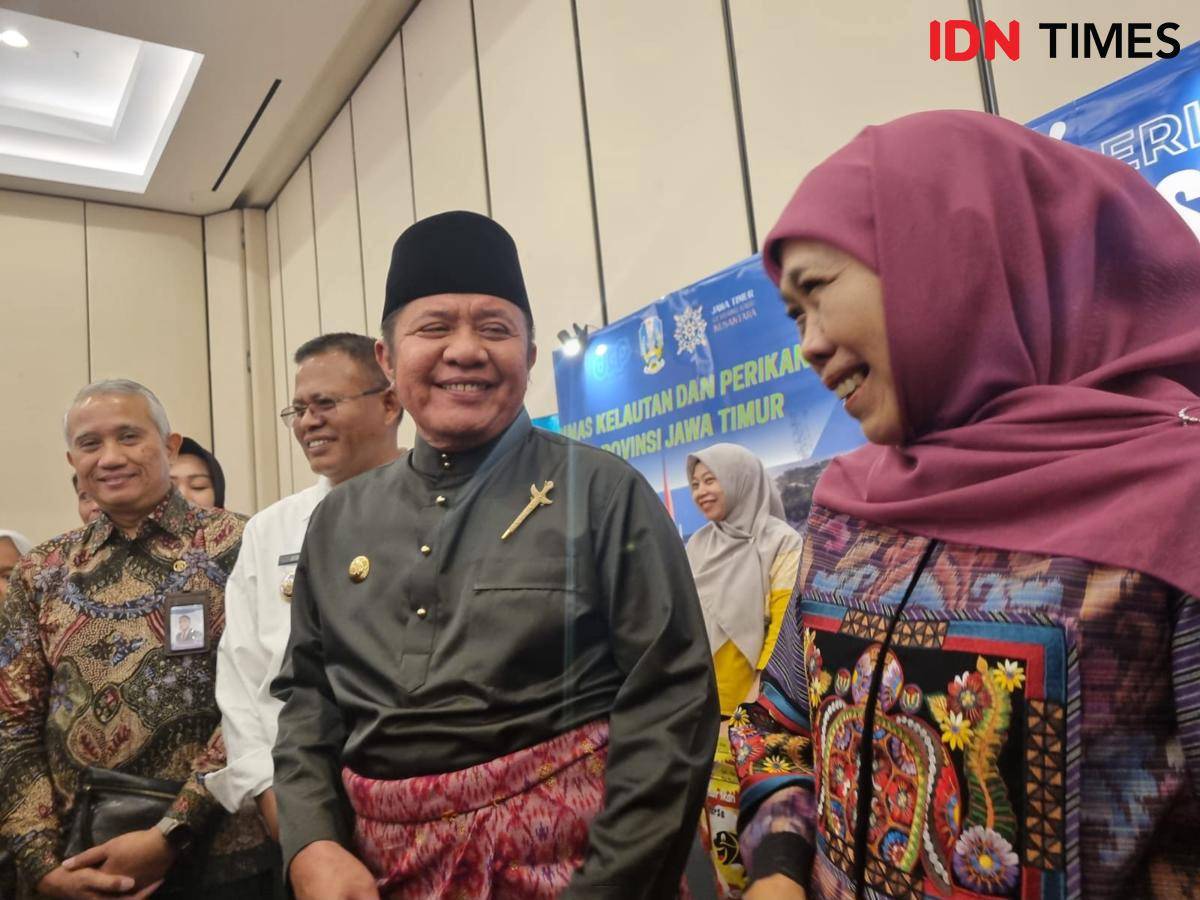 Gubernur Sumsel Herman Deru dan Gubernur Jatim Khofifah Indar Parawansa (IDN Times/Rangga Erfizal)