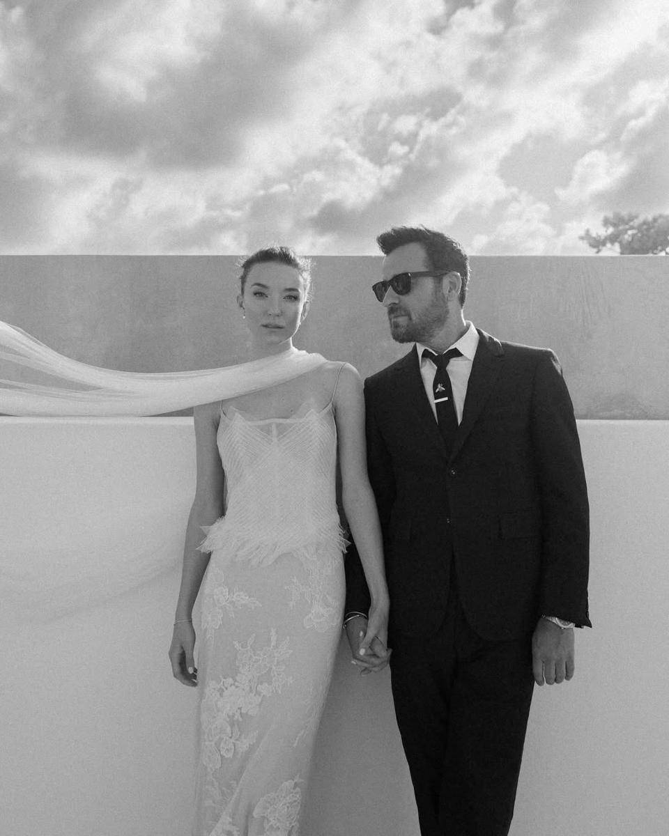 Pernikahan Justin Theroux dan Nicole Brydon Bloom