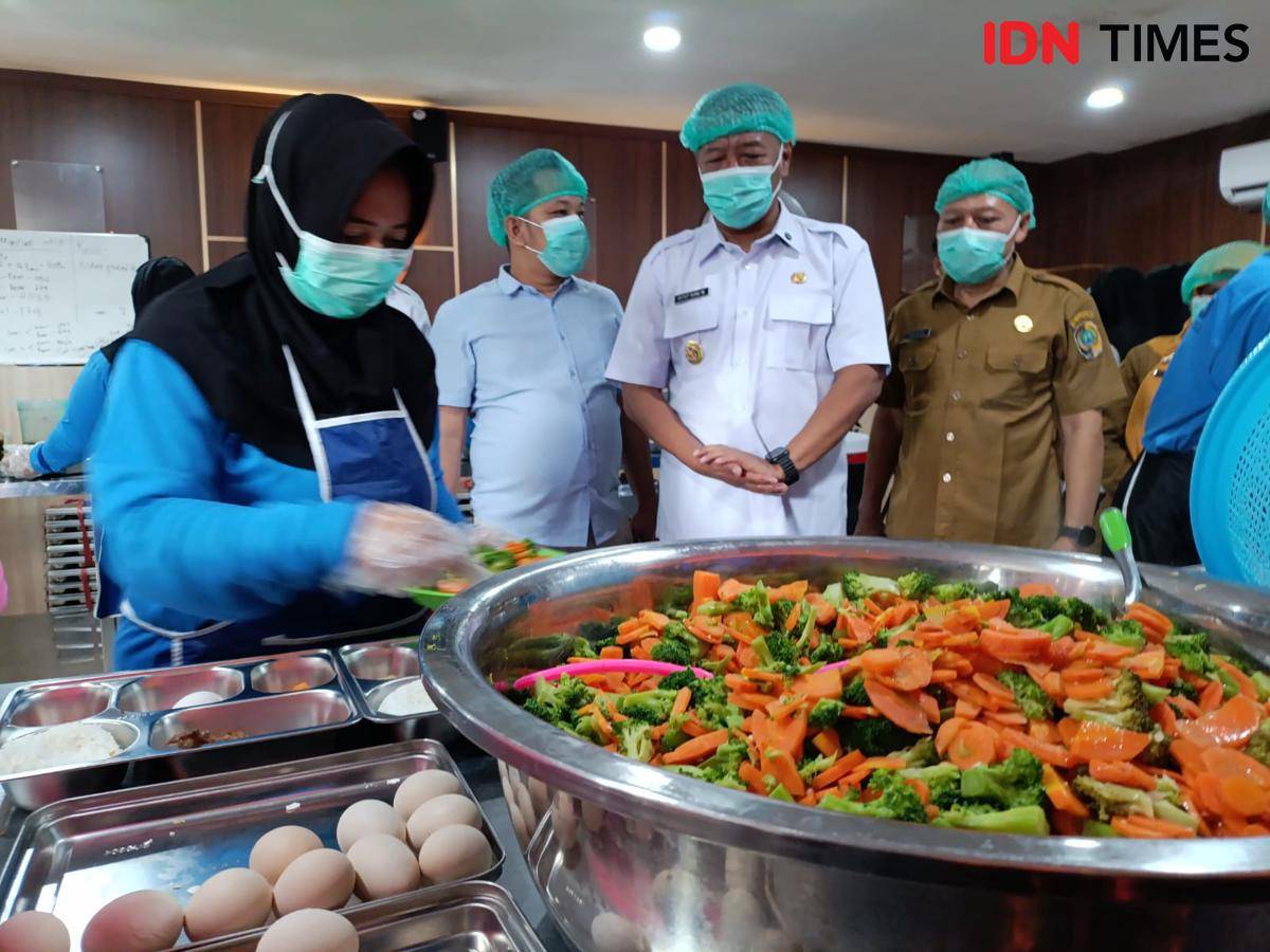 Aktivitas di salah satu SPPG di Tulungagung. IDN Times/Bramanta Pamungkas