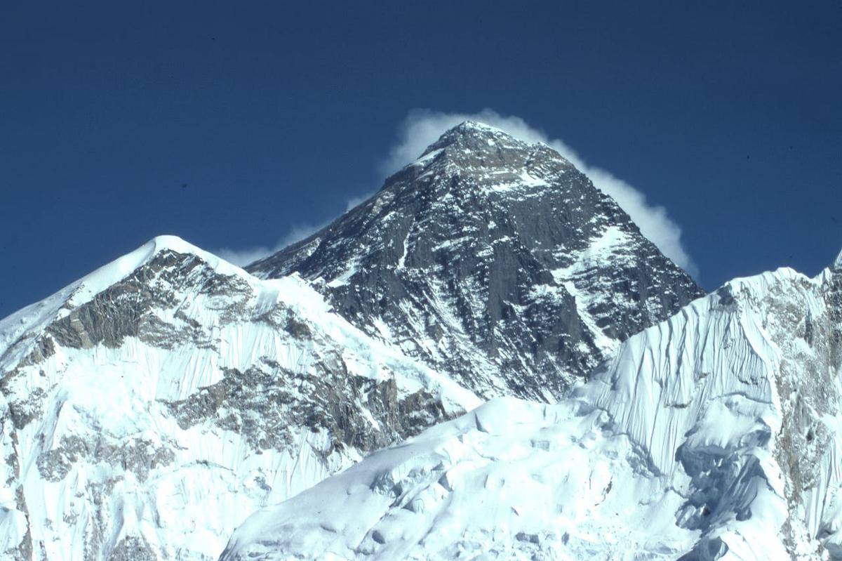 Gunung Carstensz Pyramid (pexels.com/Dick Hoskins)