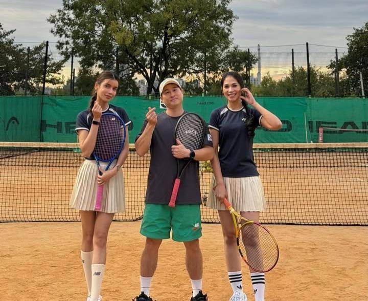 potret Sabrina Chairunnisa main tenis