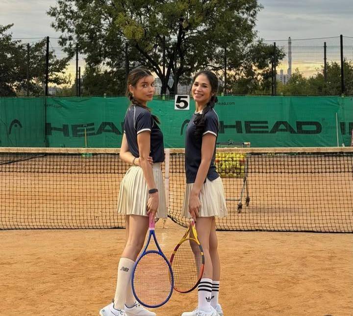 potret Sabrina Chairunnisa main tenis