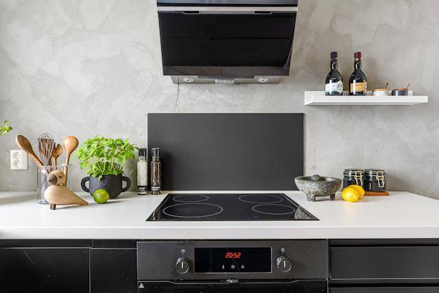Ilustrasi furnitur dapur modern (Unplash.com/Lisa Anna)
