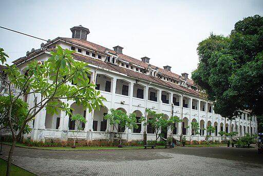 Lawang Sewu (commons.wikimedia.org/Philip Nalangan)