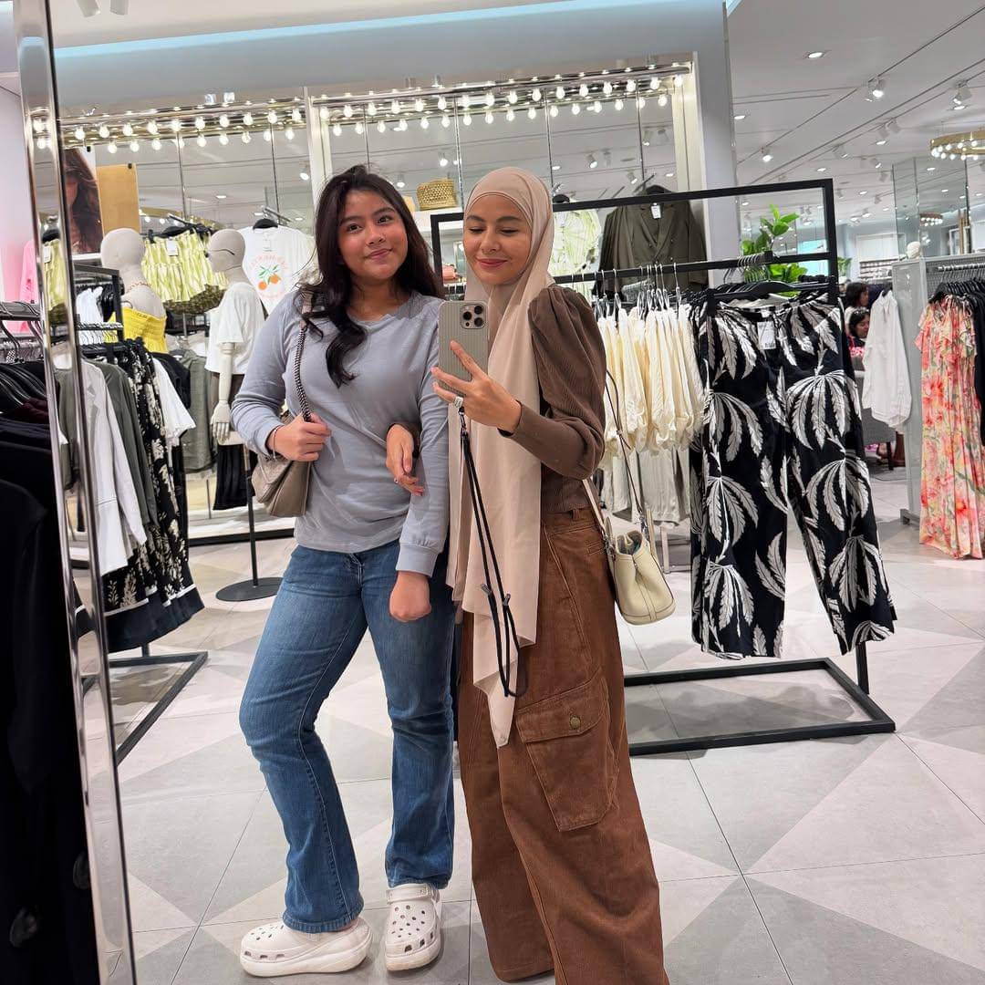 Meisya Siregar dan Song Louisa