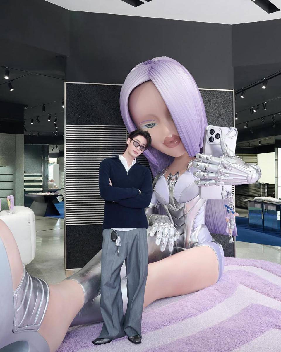 OOTD pakai kacamata ala Dew Jirawat (instagram.com/dew_jsu)