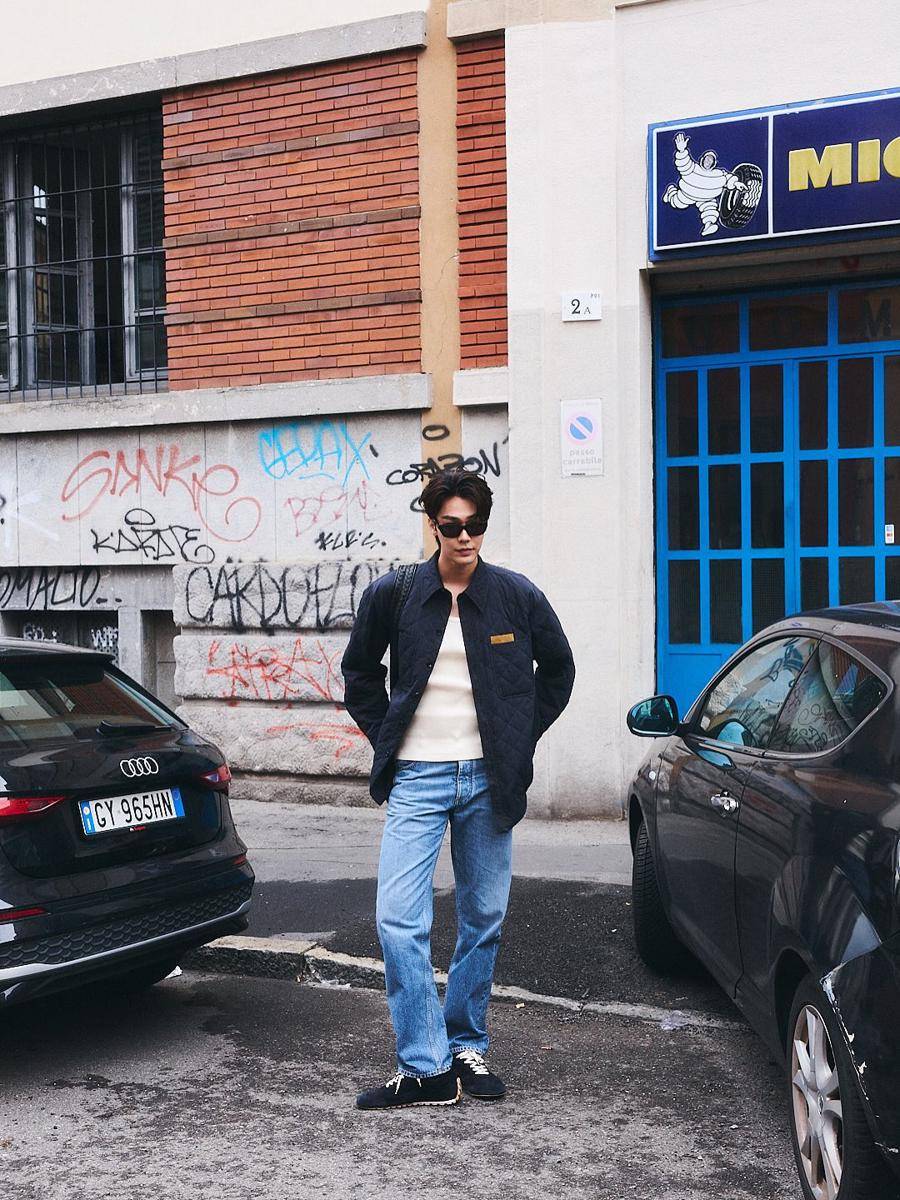 OOTD pakai kacamata ala Dew Jirawat (instagram.com/dew_jsu)