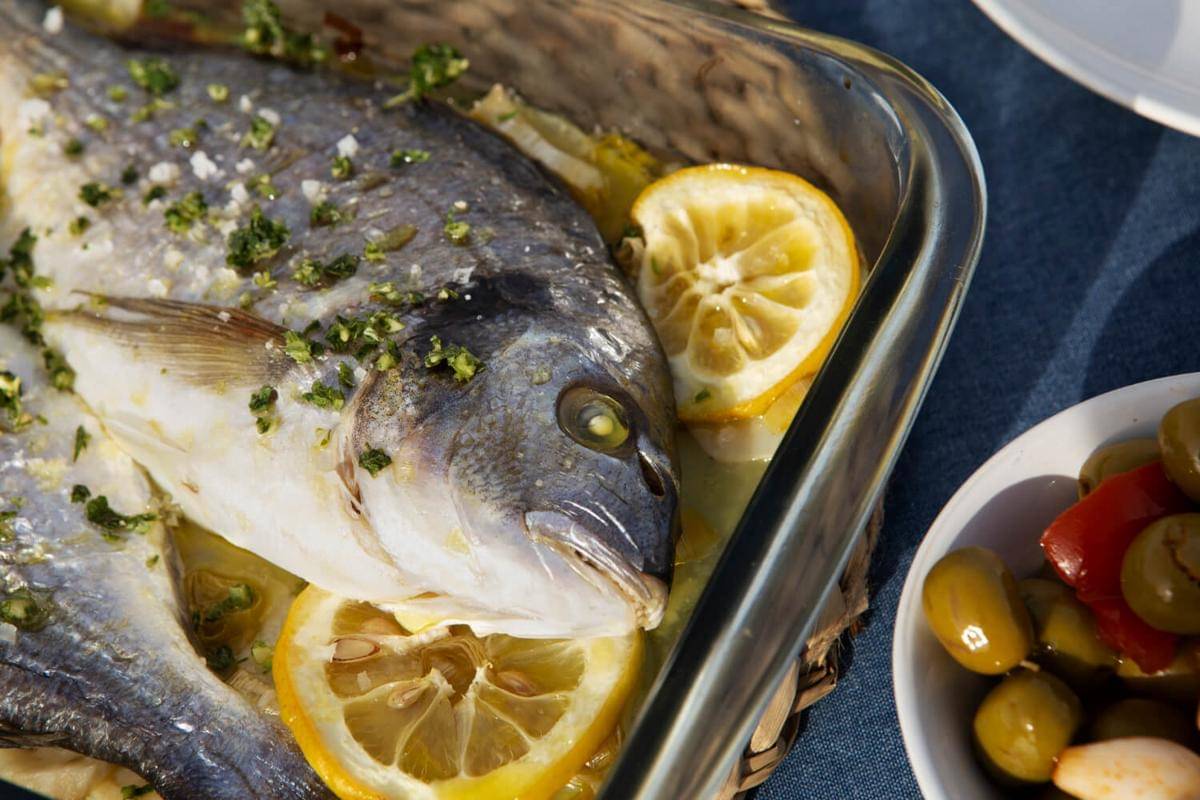ilustrasi masak ikan