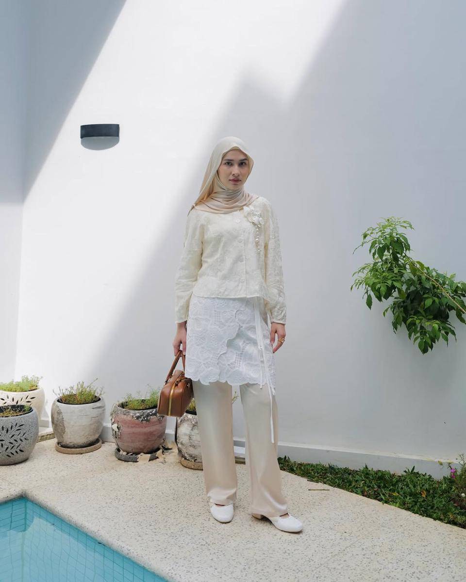 Gaya ala Dwi Handayani Syah Putri 