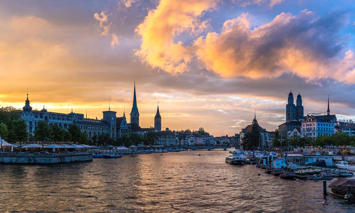 ilustrasi Kota Zurich, Swiss (pexels.com/David Taljat)