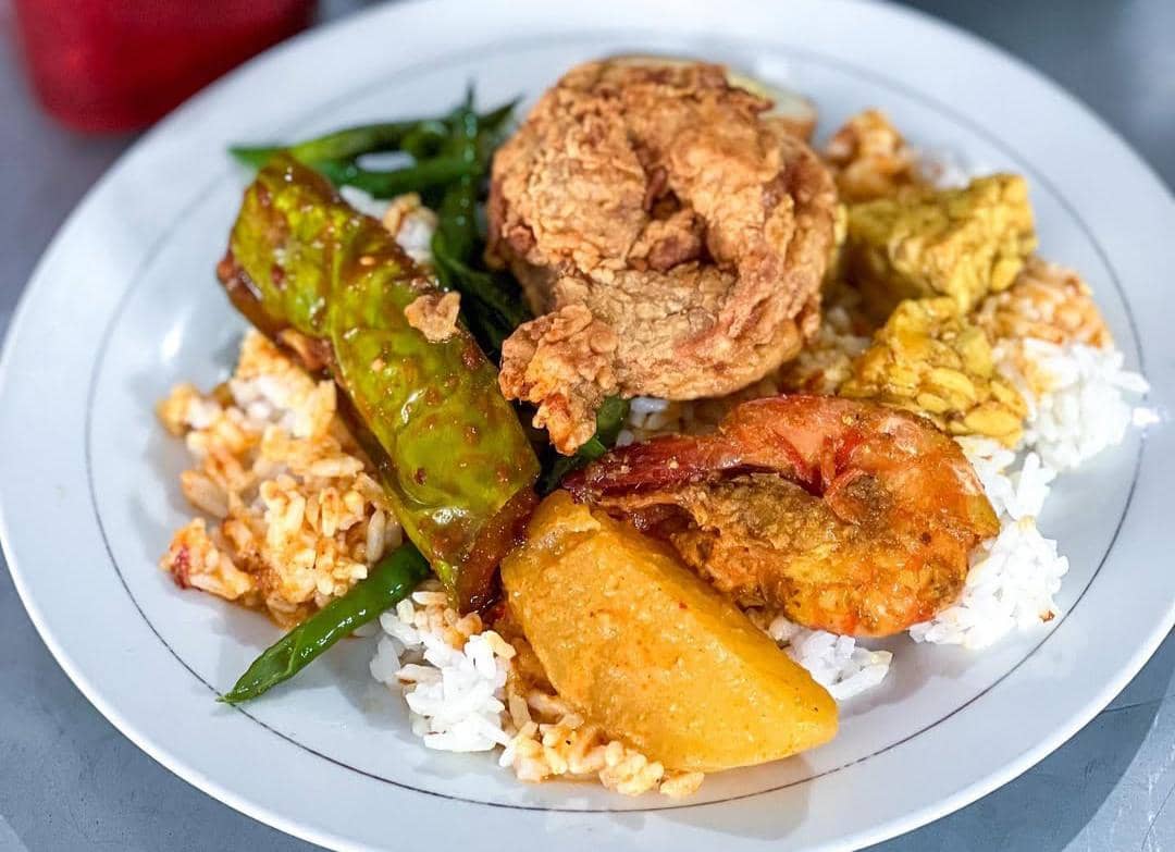 nasi kari Pontianak (instagram.com/kokodoyanmakan_id)