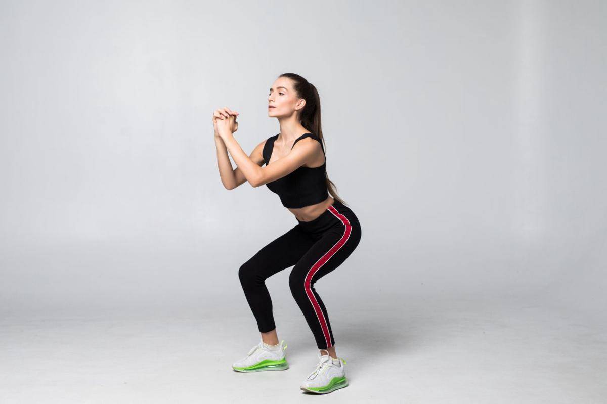 Squat (freepik.com/diana.grytsku)