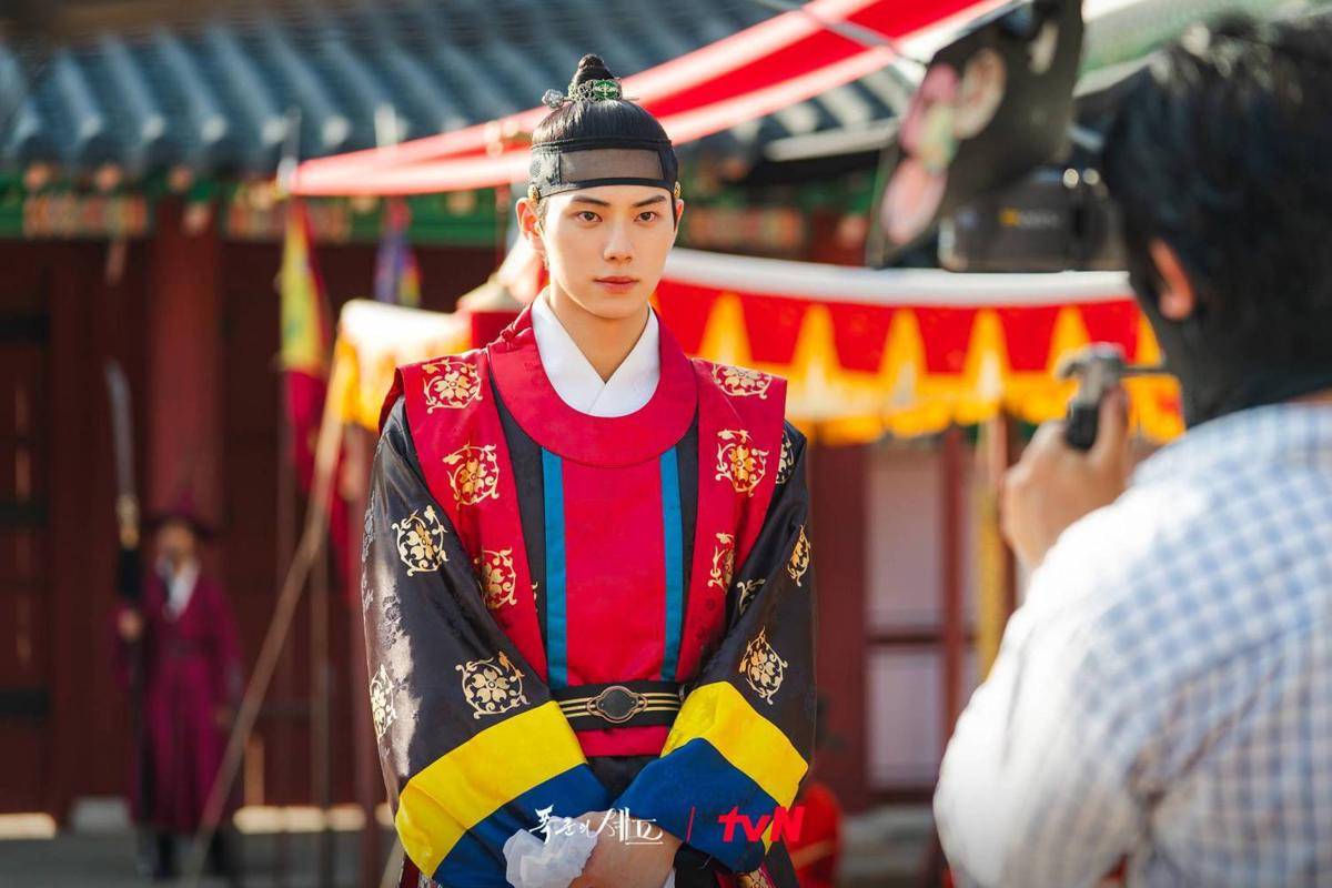 Cuplikan drama Korea Bon Appetit, Your Majesty
