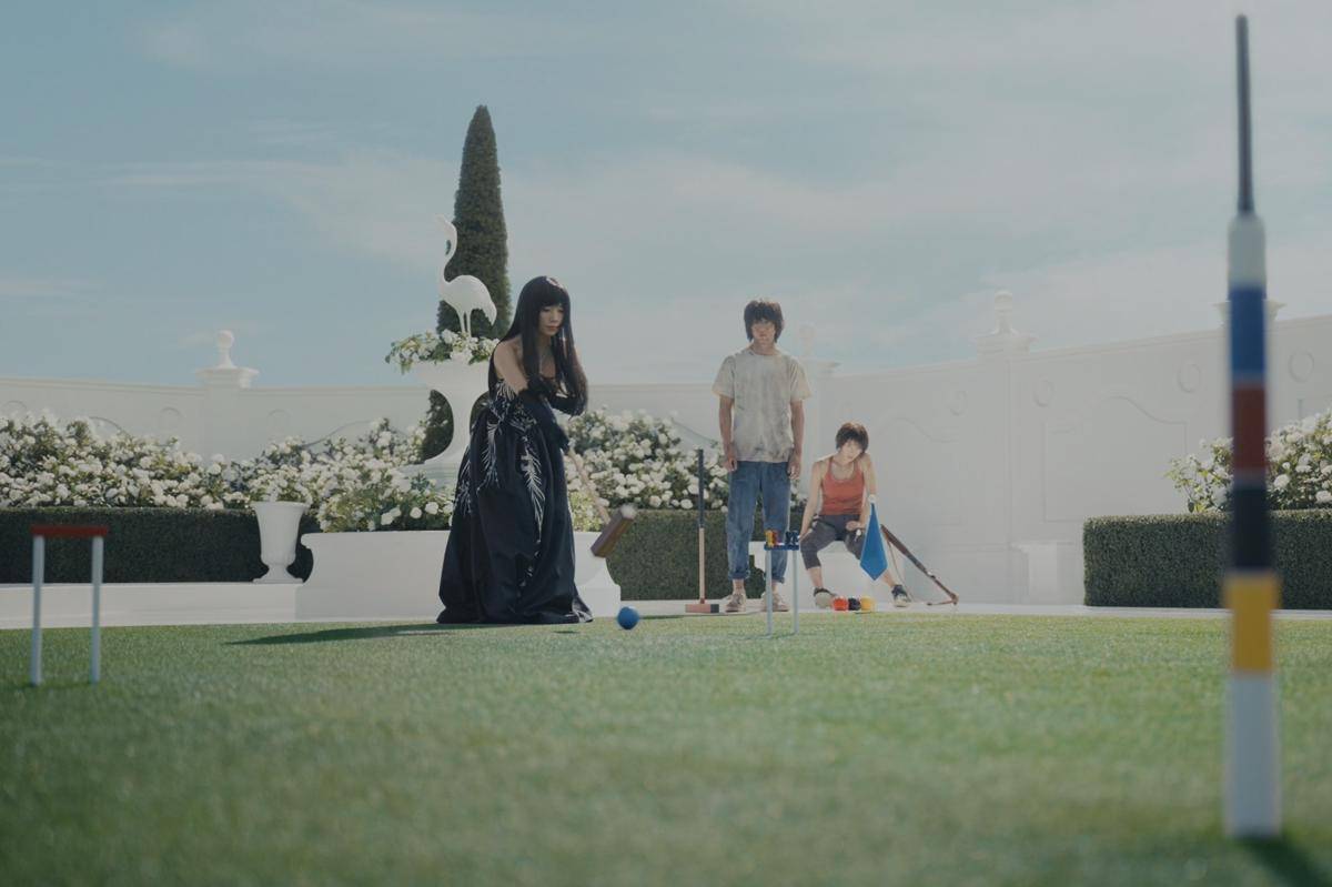 Arisu, Usagi, dan Mira dalam permainan Croquet.
